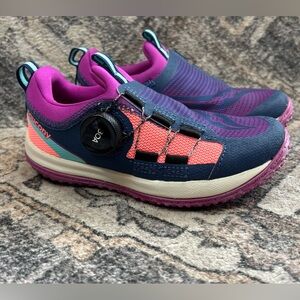 NWOT‎ Saucony Running Little Kid's Switchback 2.0 Sneaker Navy/Magenta Size 11.5
